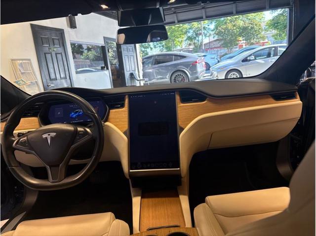 2020 Tesla Model S Unknown