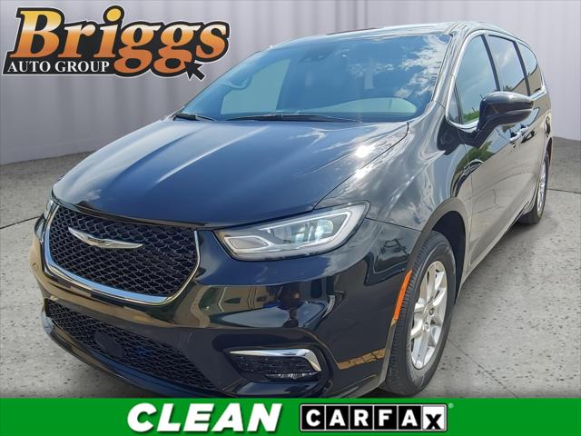 2025 Chrysler Pacifica Select for sale in Manhattan, KS