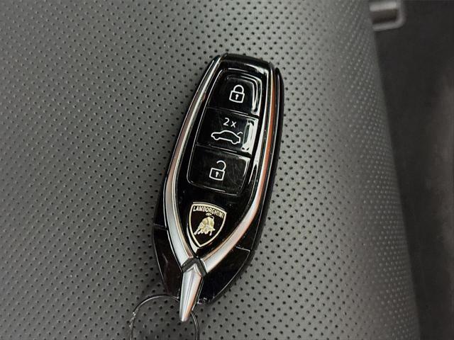 2023 Lamborghini Urus S