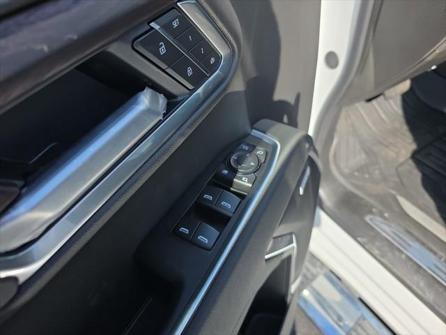 2026 GMC Sierra 1500 Crew Cab, Short Bed, SLT, 4WD