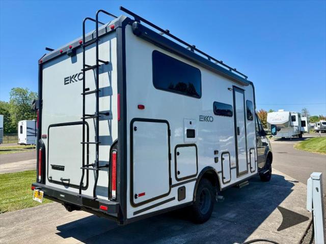 2025 Mercedes-Benz Sprinter 3500XD Chassis Standard Roof 4-Cyl Diesel HO