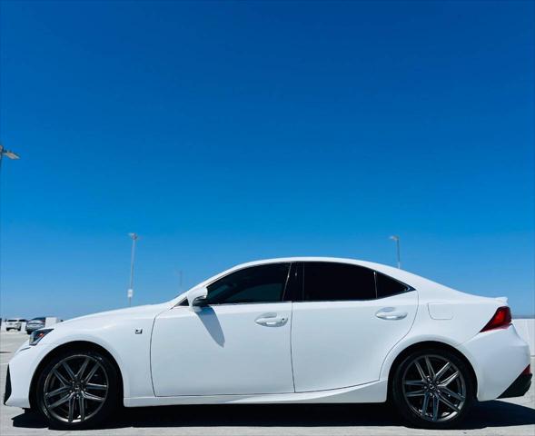 2017 Lexus IS 200t Base 4dr Sedan