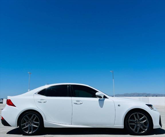 2017 Lexus IS 200t Base 4dr Sedan