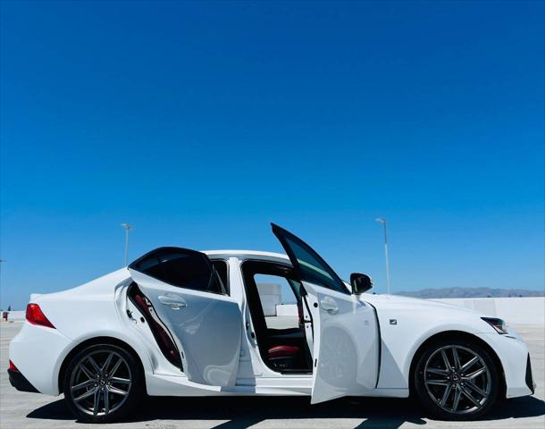2017 Lexus IS 200t Base 4dr Sedan