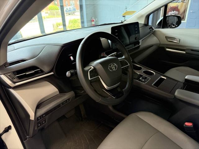 2023 Toyota Sienna XLE