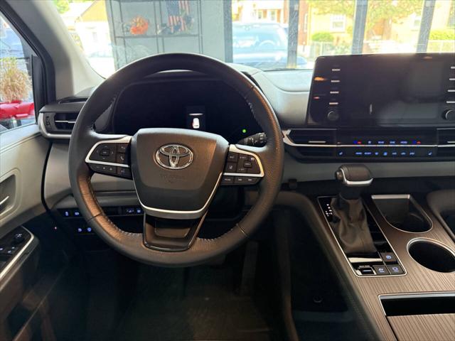2023 Toyota Sienna XLE