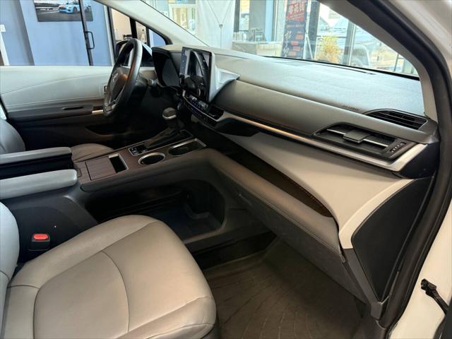 2023 Toyota Sienna XLE