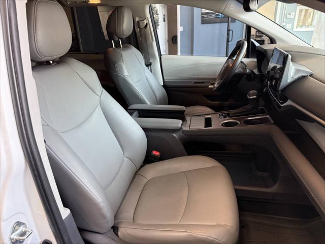 2023 Toyota Sienna XLE