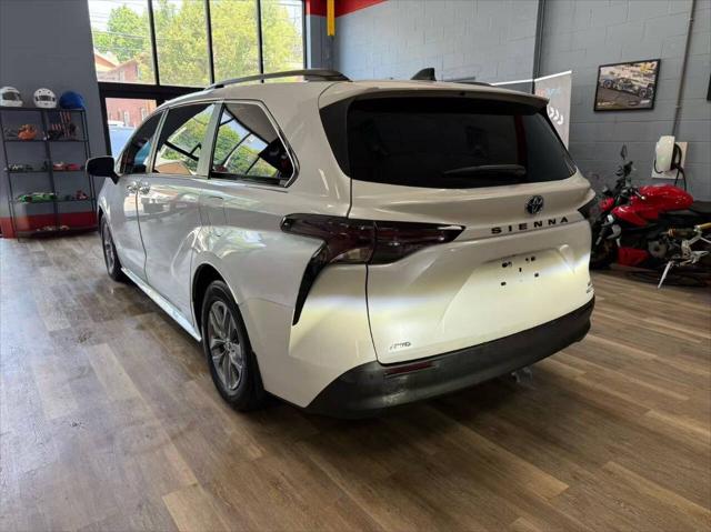 2023 Toyota Sienna XLE