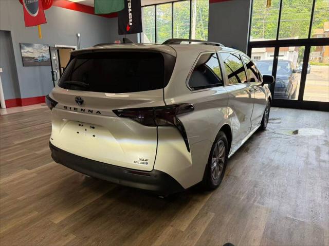 2023 Toyota Sienna XLE