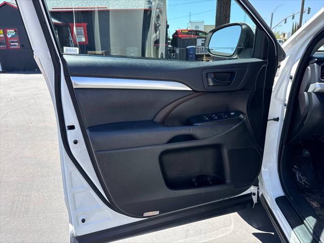 2014 Toyota Highlander LE V6