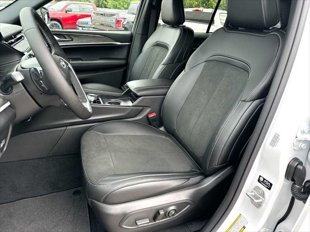 2026 Jeep Grand Cherokee Altitude 4x2