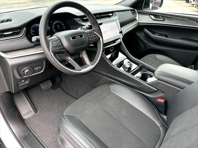 2026 Jeep Grand Cherokee Altitude 4x2