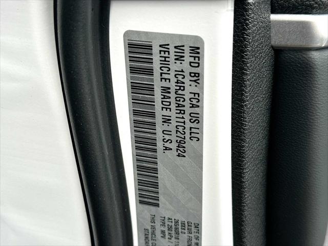 2026 Jeep Grand Cherokee Altitude 4x2