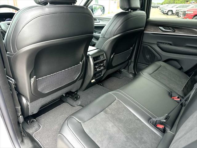2026 Jeep Grand Cherokee Altitude 4x2