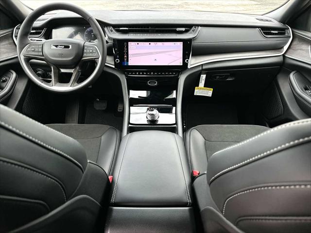 2026 Jeep Grand Cherokee Altitude 4x2