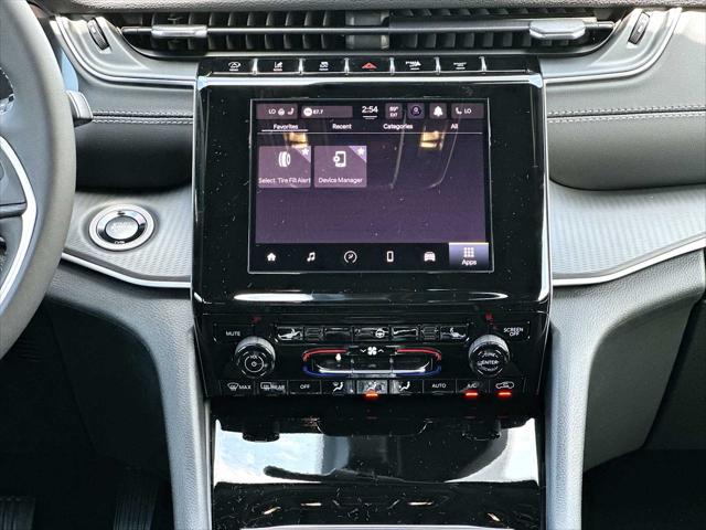2026 Jeep Grand Cherokee L Altitude 4x2