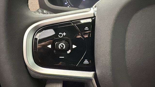 2026 Volvo XC90 Core, B5 AWD Gas (mild hybrid), Gasoline, Bright, 7 Seats