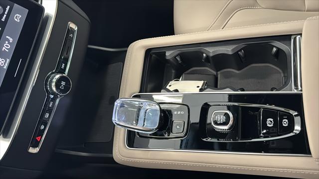 2026 Volvo XC90 Core, B5 AWD Gas (mild hybrid), Gasoline, Bright, 7 Seats