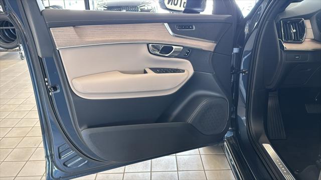2026 Volvo XC90 Core, B5 AWD Gas (mild hybrid), Gasoline, Bright, 7 Seats