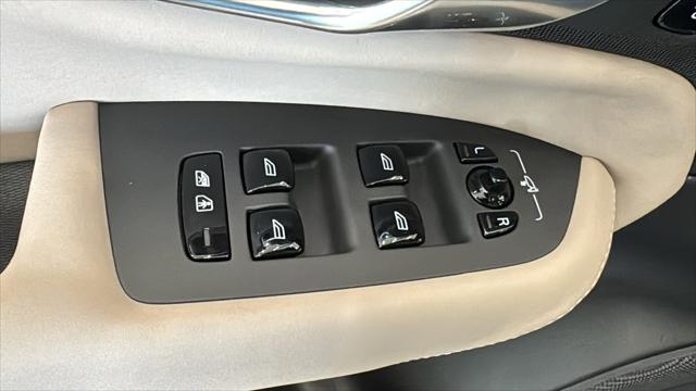 2026 Volvo XC90 Core, B5 AWD Gas (mild hybrid), Gasoline, Bright, 7 Seats
