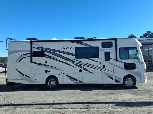 2018 Ford F-53 Base