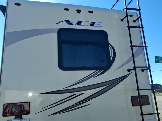 2018 Ford F-53 Base