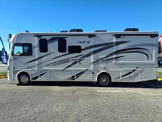 2018 Ford F-53 Base