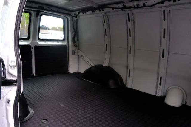 2017 GMC Savana 2500 Work Van