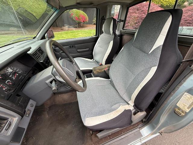 1993 Nissan 4x4 Truck 2dr