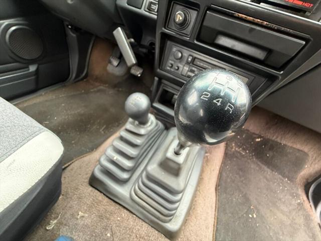 1993 Nissan 4x4 Truck 2dr