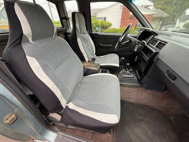 1993 Nissan 4x4 Truck 2dr