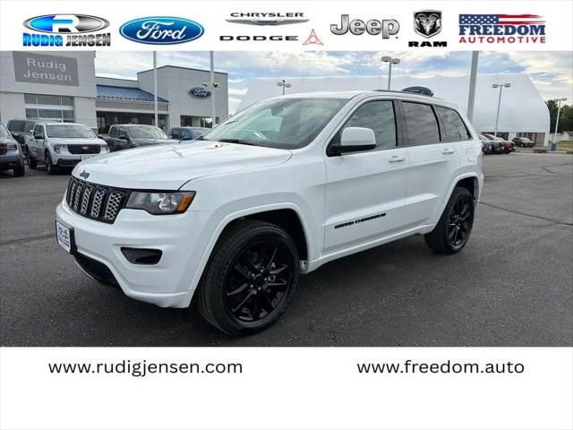 2022 Jeep Grand Cherokee Laredo X 4x4 for sale in New Lisbon, WI
