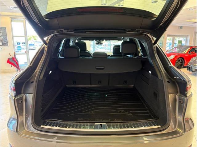 2023 Porsche Cayenne Sport Utility 4D