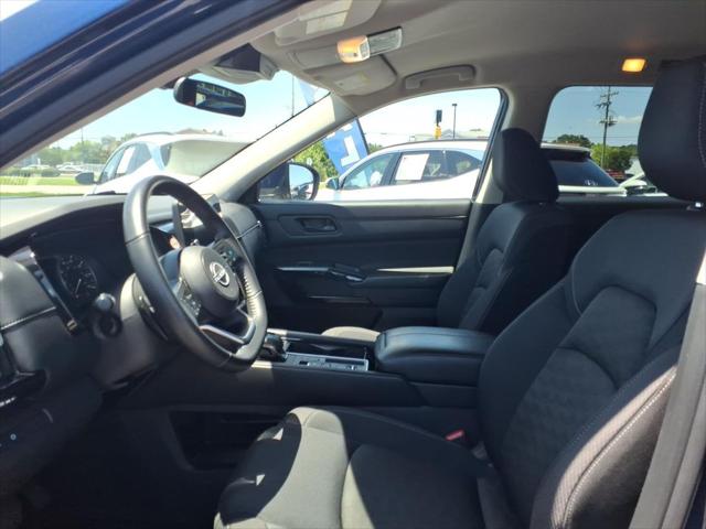 2024 Nissan Pathfinder SV FWD
