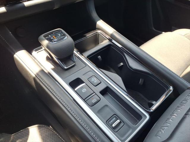2024 Nissan Pathfinder SV FWD