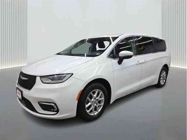 2023 Chrysler Pacifica Touring L for sale in East Windsor, NJ