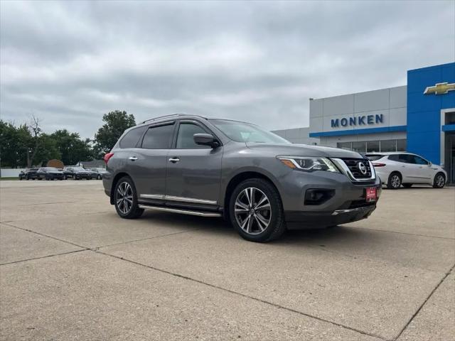 2017 Nissan Pathfinder Platinum for sale in Centralia, IL