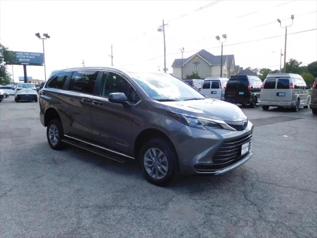 2024 Toyota Sienna LE for sale in Louisville, KY