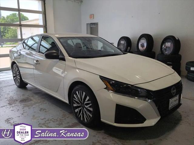2025 Nissan Altima SV FWD for sale in Salina, KS