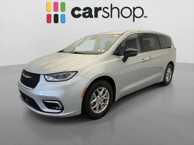 2024 Chrysler Pacifica Touring L for sale in Pittsburgh, PA
