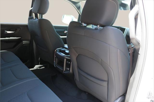 2026 Ram 1500 Express Crew Cab 4x4 57 Box