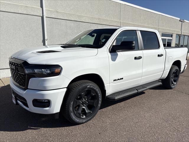 2026 RAM Ram 1500 RAM 1500 EXPRESS CREW CAB 4X4 57 BOX