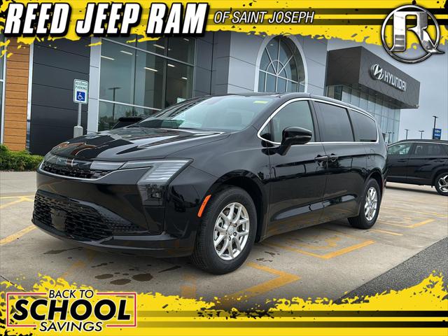 2027 Chrysler Pacifica Select for sale in Saint Joseph, MO