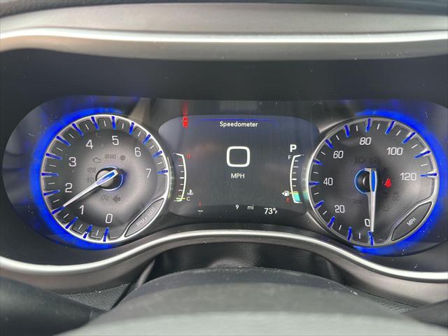 2027 Chrysler Pacifica Select