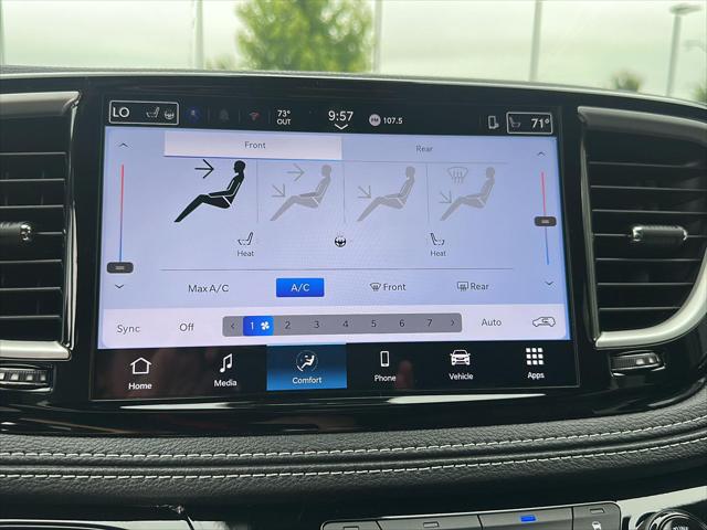 2027 Chrysler Pacifica Select