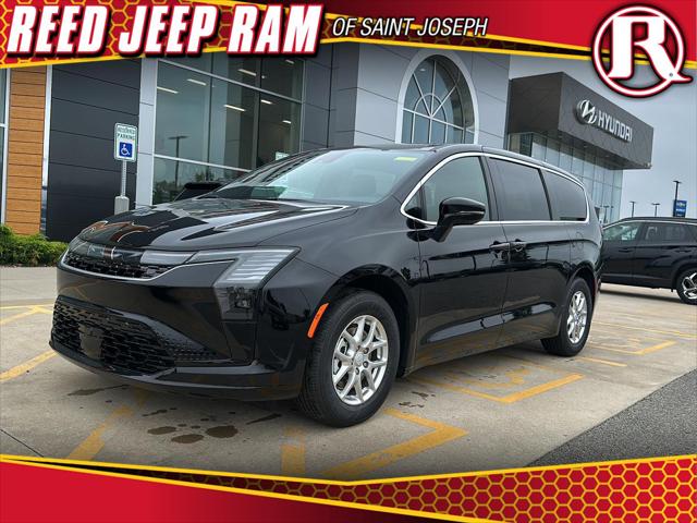 2027 Chrysler Pacifica Select for sale in Saint Joseph, MO