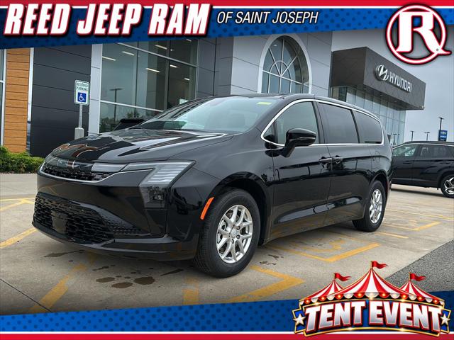 2027 Chrysler Pacifica Select for sale in Saint Joseph, MO