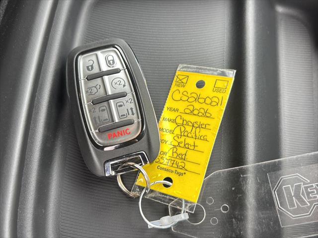 2027 Chrysler Pacifica Select