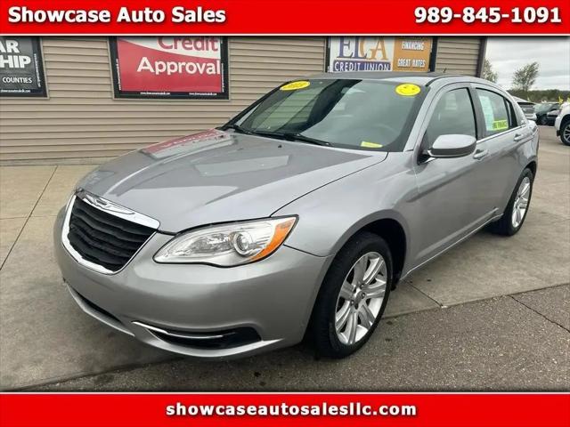2013 Chrysler 200 LX for sale in Chesaning, MI